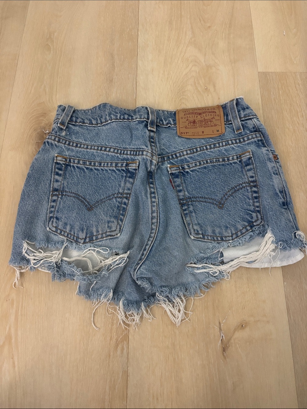 Vintage Levi’s 517 shorts - Picture 2 of 5